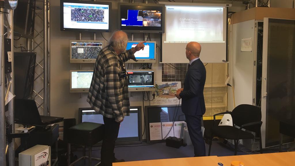 Eindhovense innovatie is voorbeeld voor de rest van het land, staatssecretaris brengt bezoek aan Stratumseind Eindhovense innovatie is voorbeeld voor de rest van het land, staatssecretaris brengt bezoek aan Stratumseind