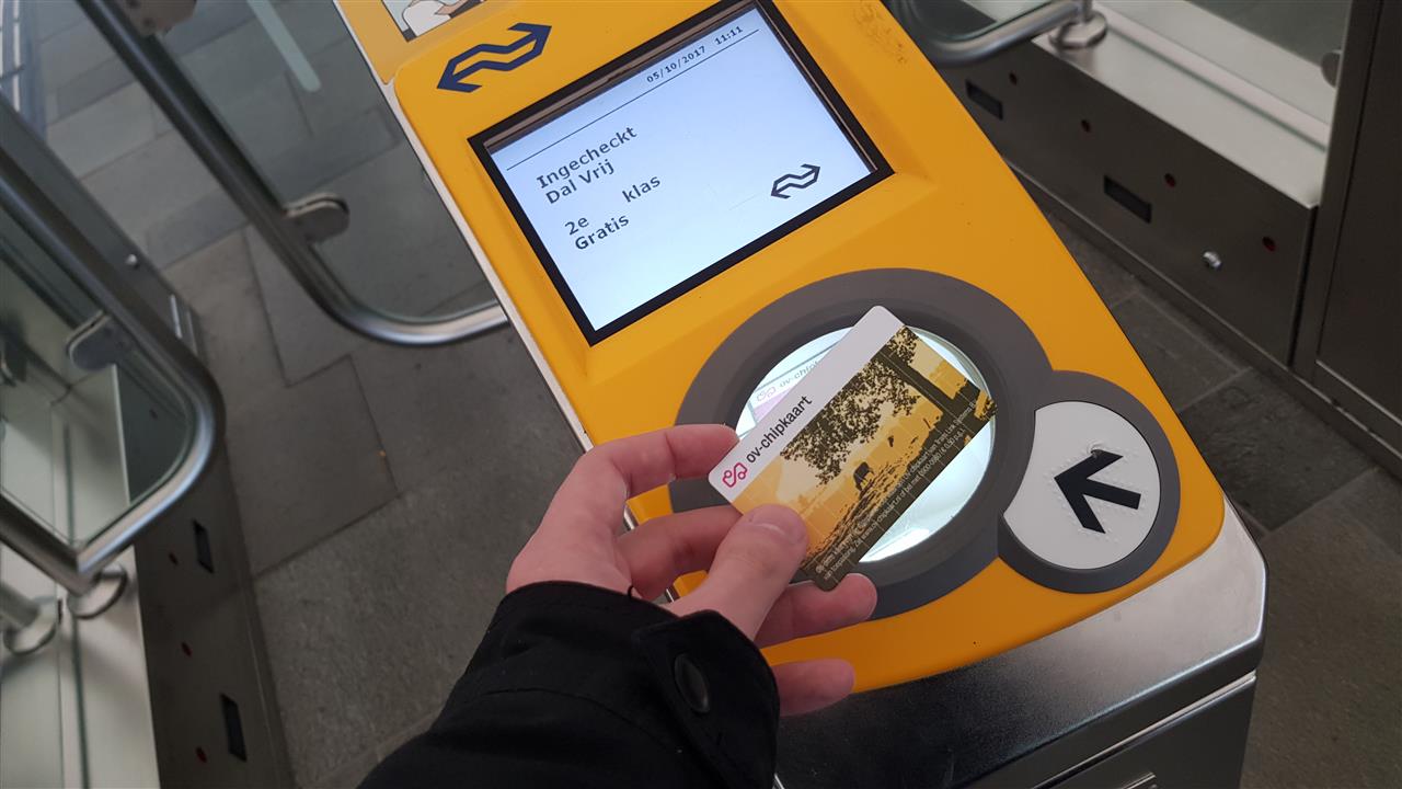 Gemeente helpt leerlingen speciaal onderwijs op pad met app Gemeente helpt leerlingen speciaal onderwijs op pad met app